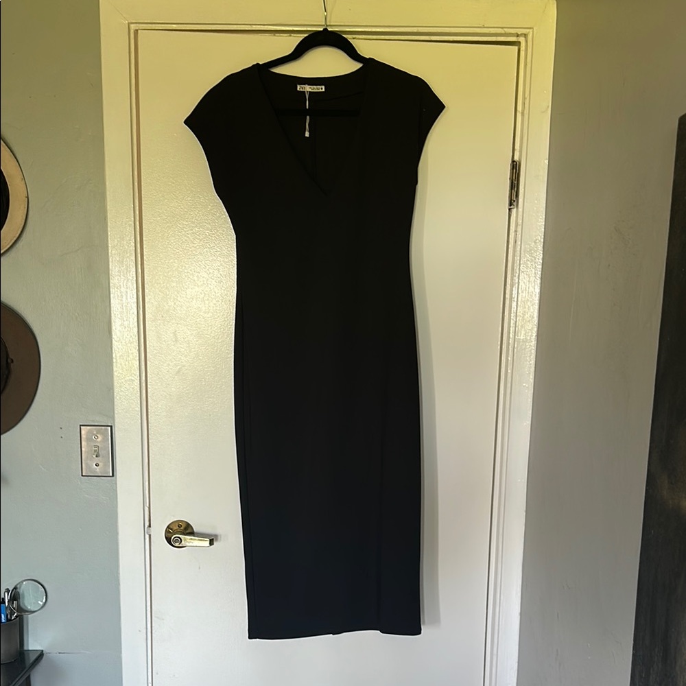 Zara Black V-Neck Sheath Midi Dress